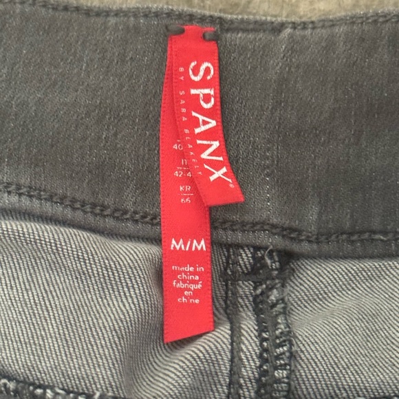 Spanx Vintage High Rise Distressed Grey Ankle Skinny Jeans/Jeggings Size Medium - Picture 3 of 10